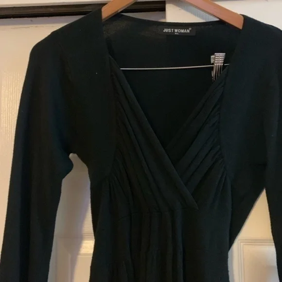 Black long sleeved V-Neck Mini Dress Size M /L - Picture 2 of 8